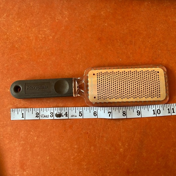 Microplane Fine Cheese Grater & Zester Black - Picture 5 of 5